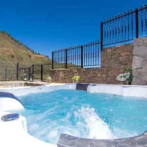 Bed & Breakfast Mogarén: Jacuzzi And Beautiful Views Vega de San Mateo