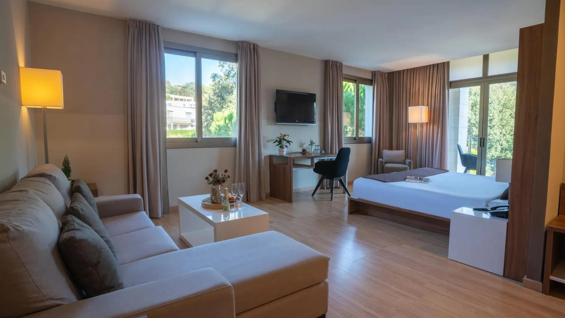 Hotel & Spa Golden Barcelona Vallromanes 4*,
